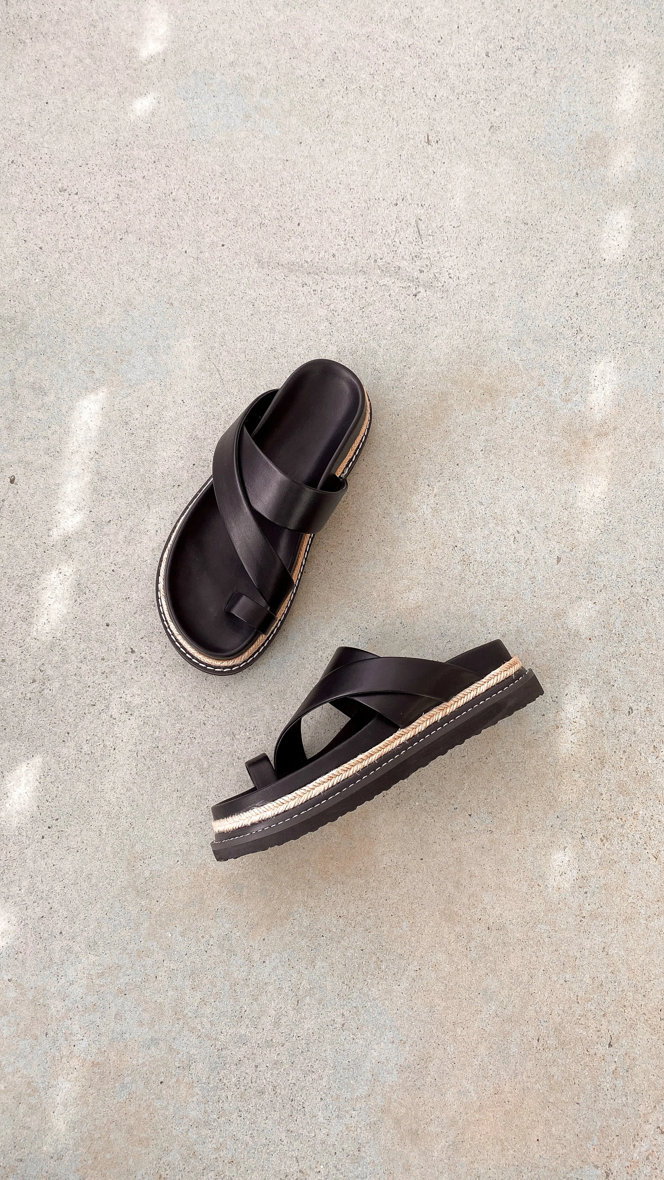 Armas Slide - Black