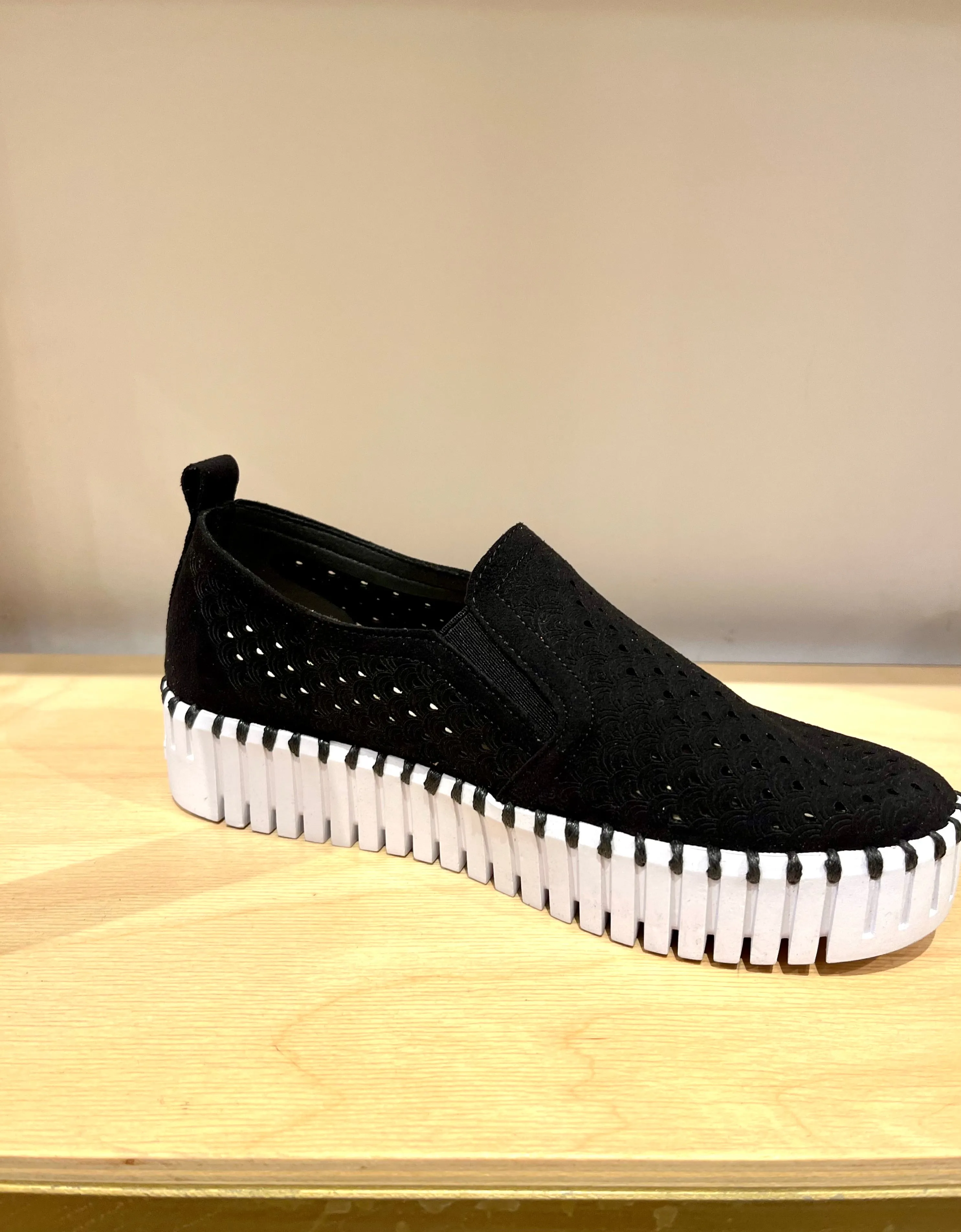 Chaussures slip on à plateforme Noires