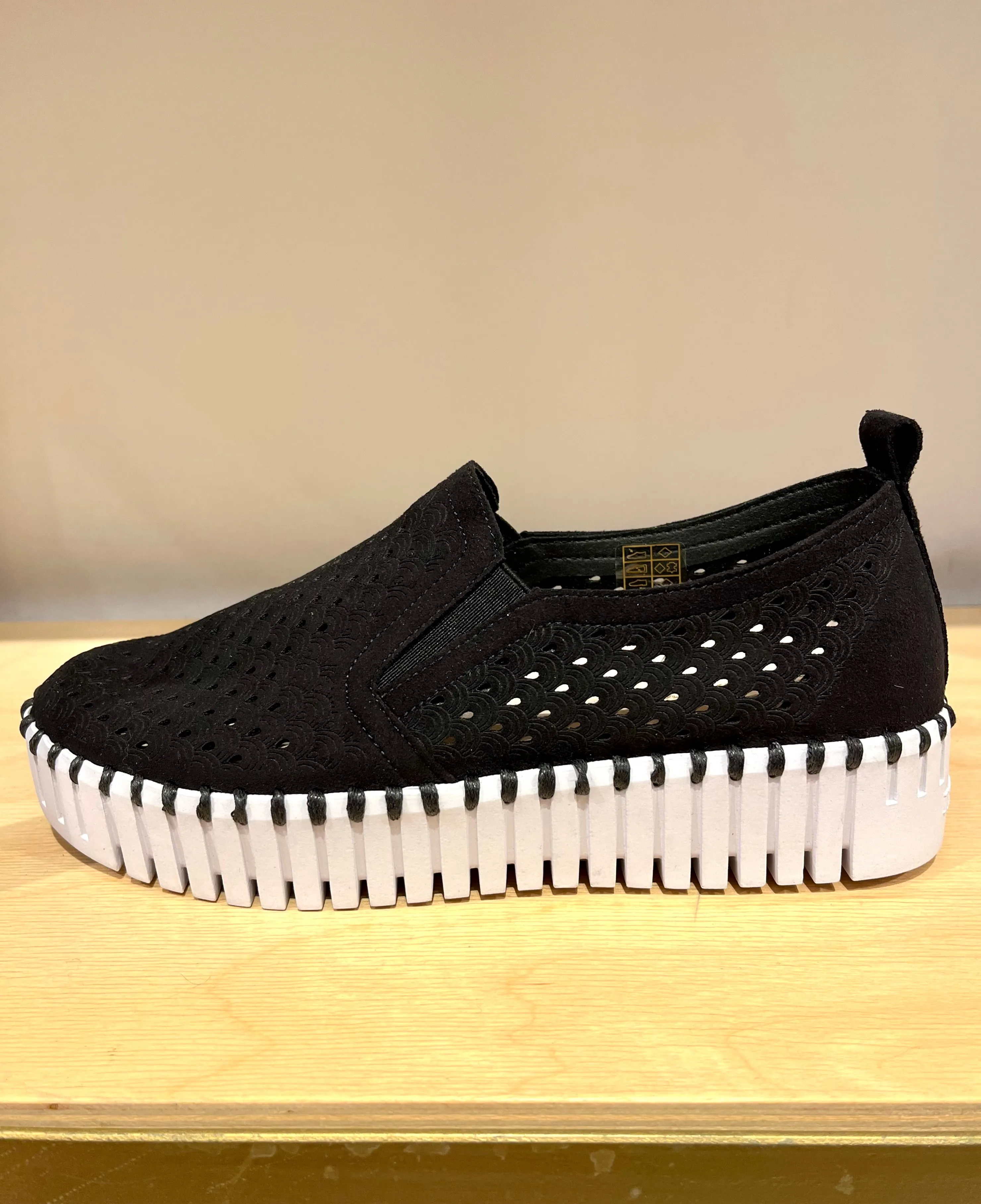 Chaussures slip on à plateforme Noires