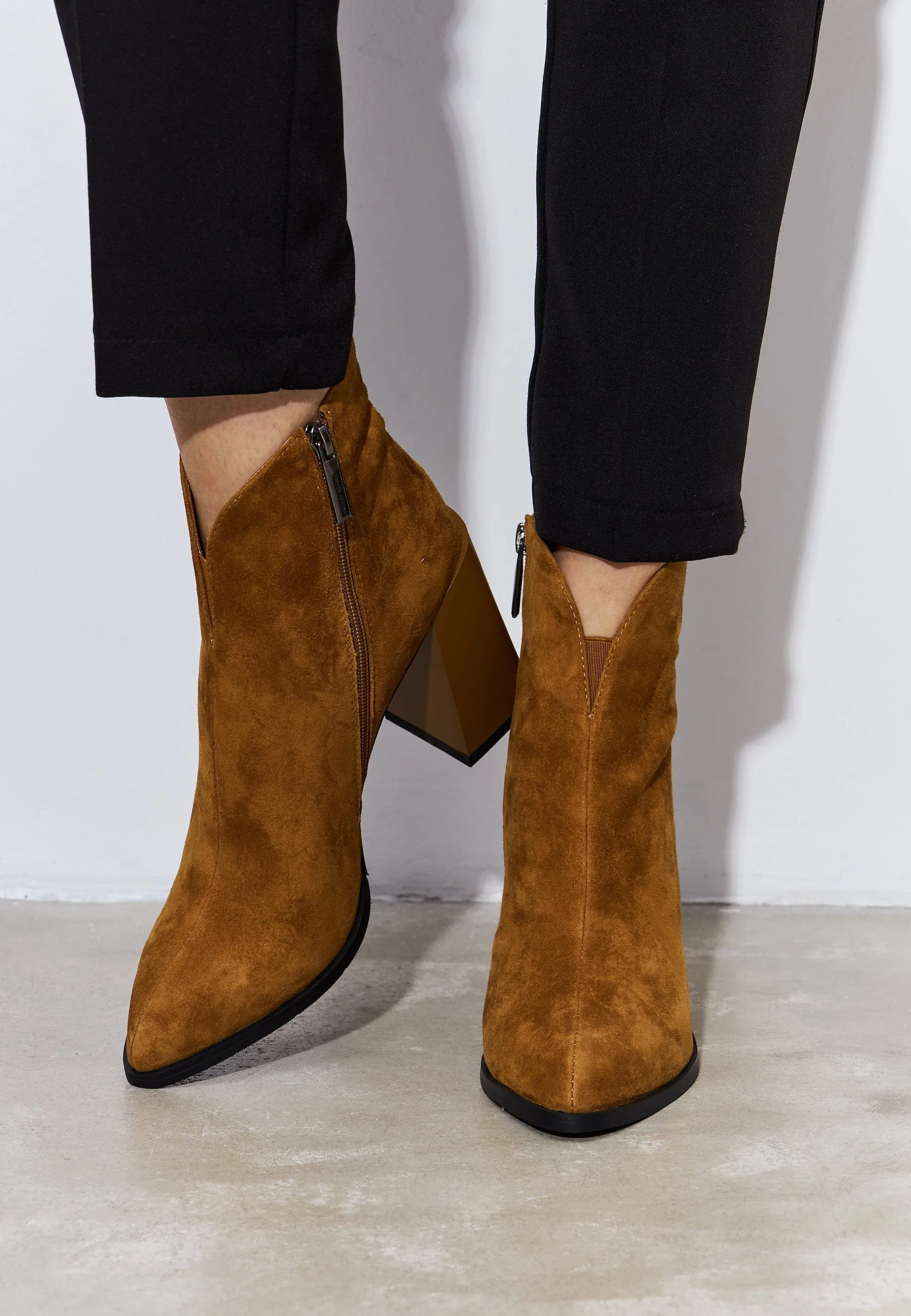 Classic Leather Block Heel Ankle Boots - Brown