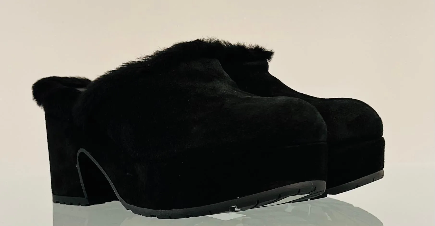 G9169055RICVFU Lyss velour fur clog